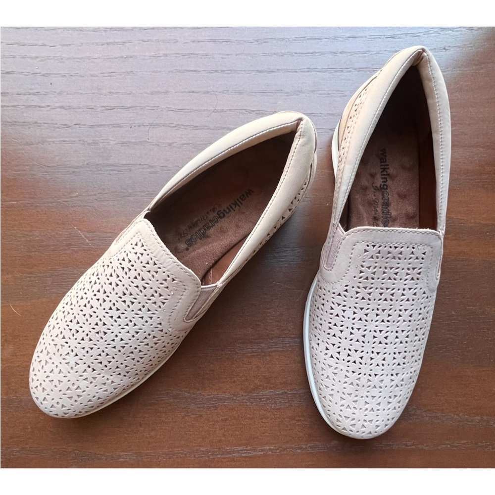 Walking Cradles Orleans Cream Slip-On Loafers Nubucks Size 9 1/2 N